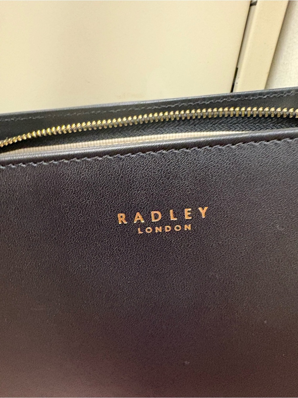 RADLEY LONDON Black Crossbody Bag - Picture 2 of 6